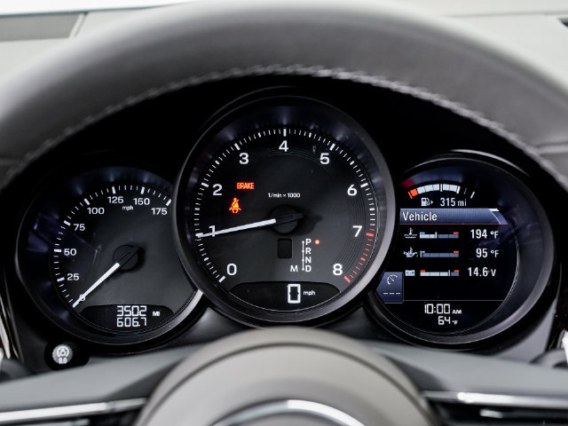 Certified 2026 Porsche Macan AWD/4WD image 14