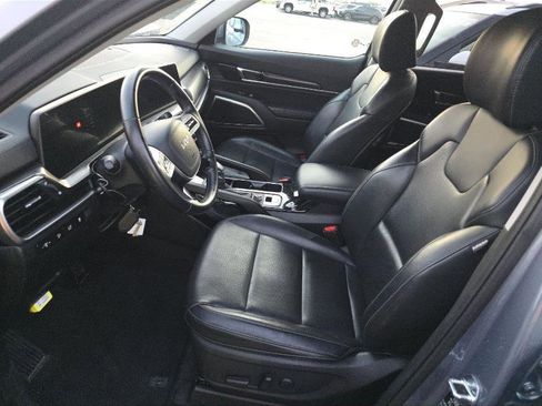 Used 2025 Kia Telluride S image 3