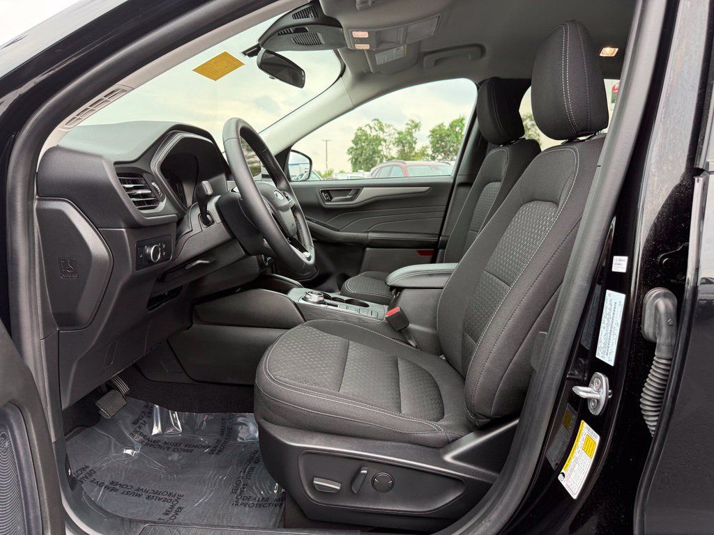 Used 2024 Ford Escape Active AWD/4WD image 23