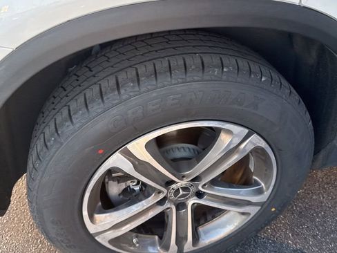 Certified 2022 Mercedes-Benz GLC 300 4MATIC w/ Premium Package Lite image 4