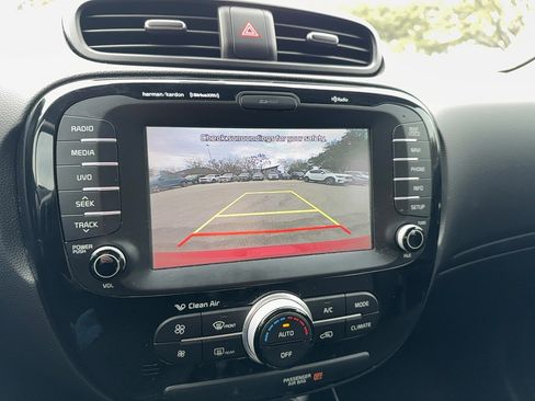 Used 2017 Kia Soul + w/ Audio Package image 20