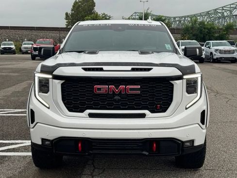 Used 2022 GMC Sierra 1500 AT4 w/ AT4 Premium Package AWD/4WD image 9
