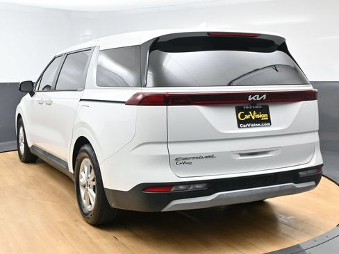 Used 2022 Kia Carnival LX FWD image 7