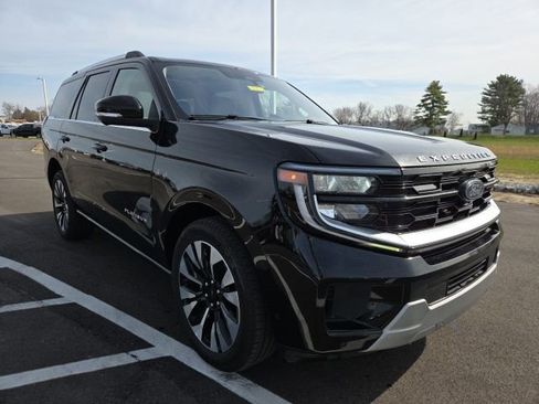 Used 2025 Ford Expedition Platinum w/ Driver's Package image 1