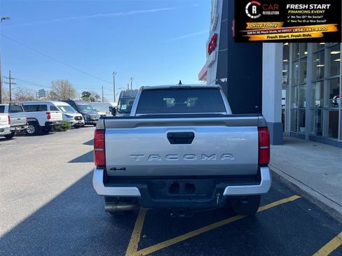 Used 2024 Toyota Tacoma TRD Off-Road image 7