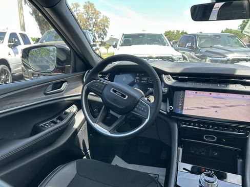 New 2026 Jeep Grand Cherokee L 2WD image 38