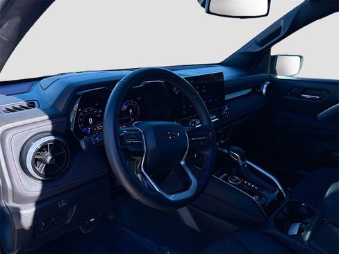 Used 2024 Chevrolet Colorado Z71 w/ Z71 Convenience Package 2 image 9