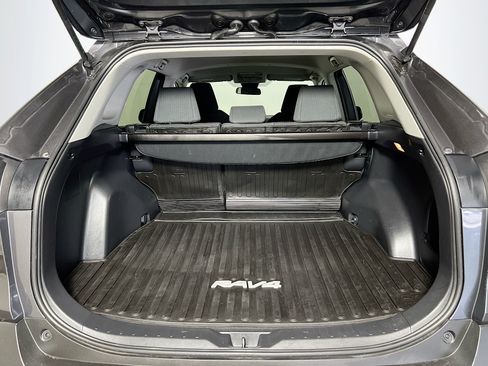 Certified 2021 Toyota RAV4 LE AWD/4WD image 21