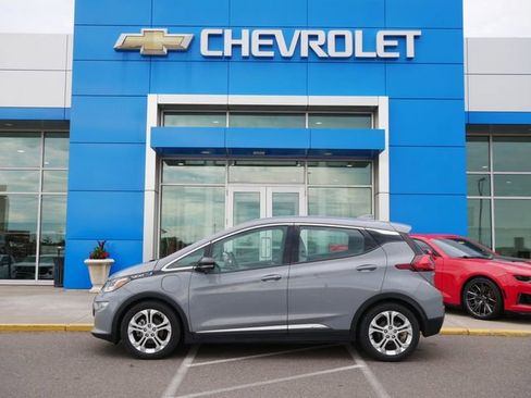 Used 2020 Chevrolet Bolt LT FWD image 2