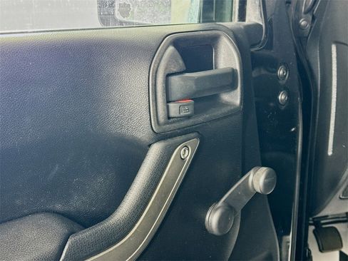 Used 2012 Jeep Wrangler Unlimited Sport w/ Connectivity Group image 16