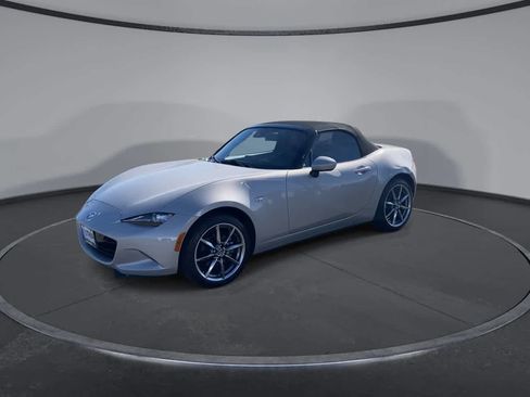 Used 2023 MAZDA MX-5 Miata Grand Touring RWD image 4