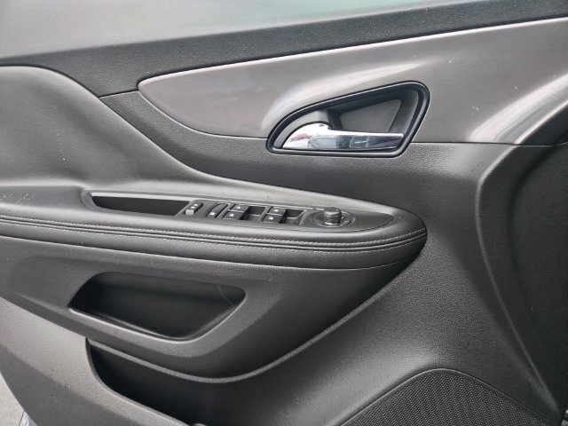 Used 2020 Buick Encore Preferred w/ Safety Package FWD image 20