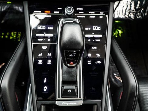 Used 2021 Porsche Cayenne Turbo image 21