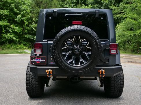 Used 2017 Jeep Wrangler Unlimited Sahara w/ Quick Order Package 23E Chief AWD/4WD image 17