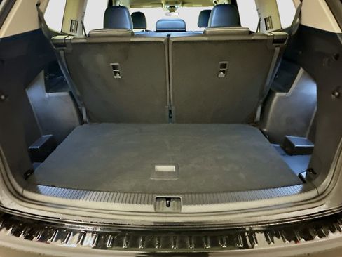 Used 2024 Volkswagen Atlas SE AWD/4WD image 30