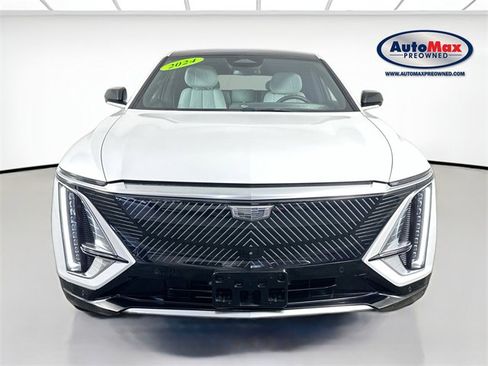 Used 2024 Cadillac Lyriq Luxury image 7