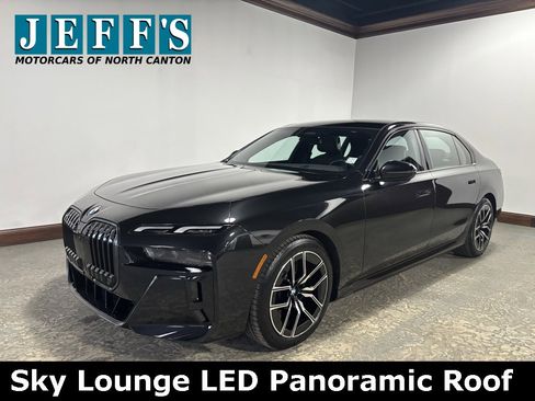 Used 2025 BMW 740i xDrive image 1