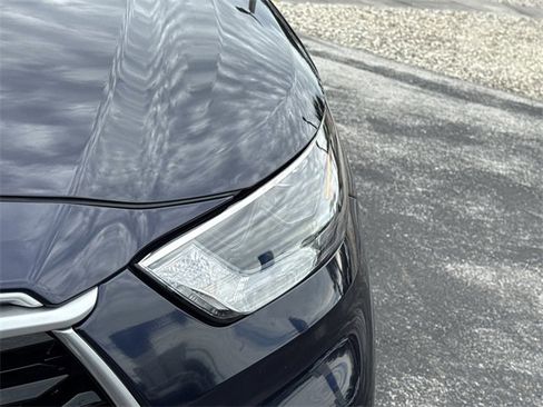 Used 2023 Toyota Highlander XLE image 18