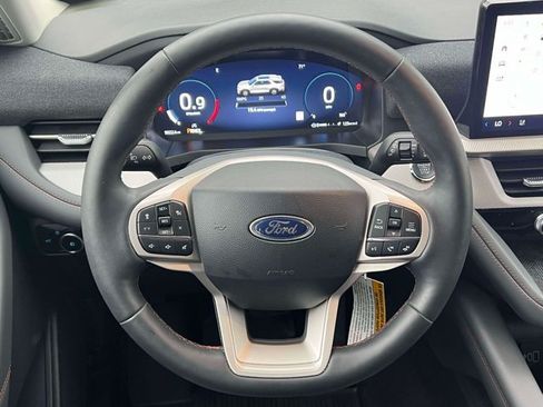 Used 2026 Ford Explorer Active w/ Active Comfort Package AWD/4WD image 18