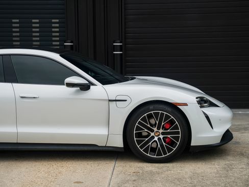 Used 2021 Porsche Taycan 4S image 15