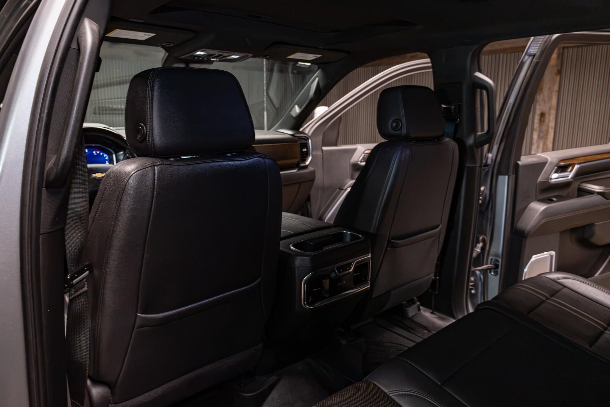 Used 2024 Chevrolet Silverado 3500 High Country w/ High Country Premium Package AWD/4WD image 34