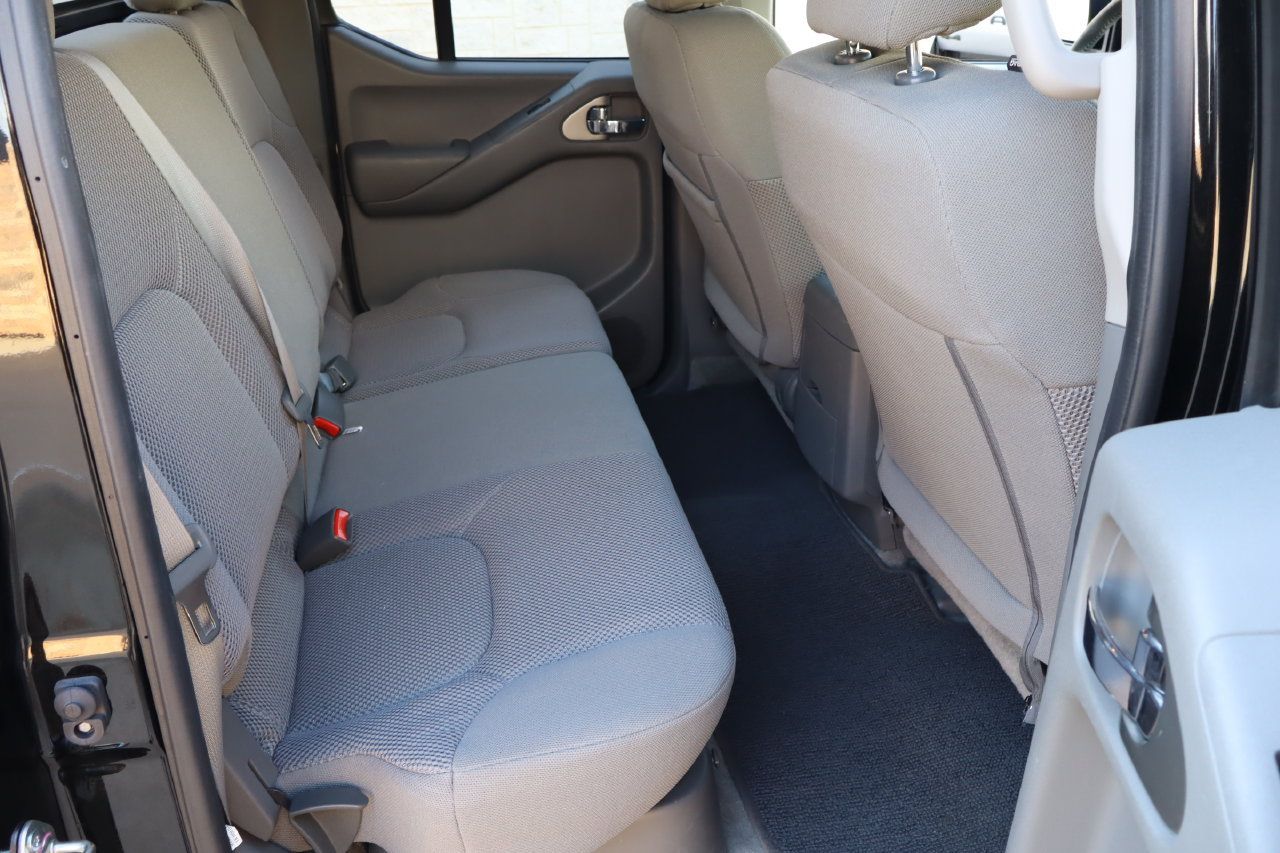 Used 2018 Nissan Frontier SV w/ Value Truck Package RWD image 16