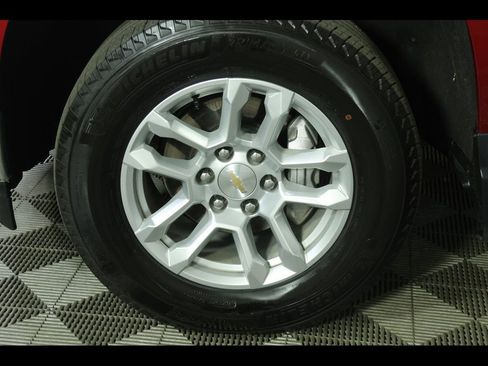 Used 2023 Chevrolet Silverado 1500 LT AWD/4WD image 8