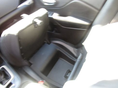 Used 2016 Jeep Cherokee Limited AWD/4WD image 18