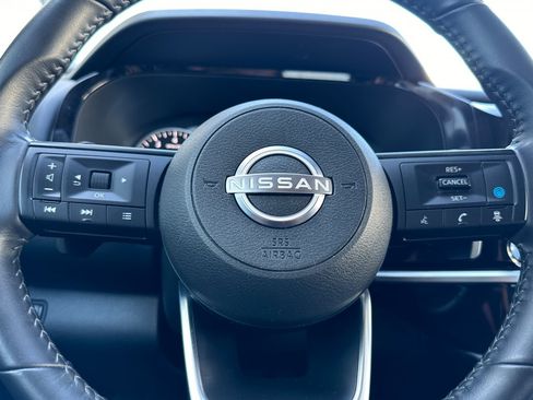 Used 2025 Nissan Pathfinder SV AWD/4WD image 25
