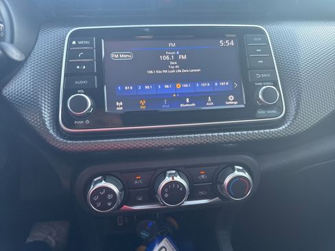 Used 2020 Nissan Kicks S image 8