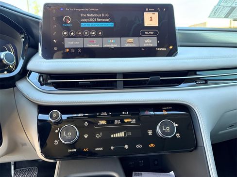 New 2026 INFINITI QX60 Luxe image 12