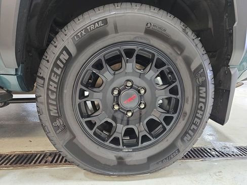 Certified 2025 Toyota 4Runner TRD Off-Road Premium image 37