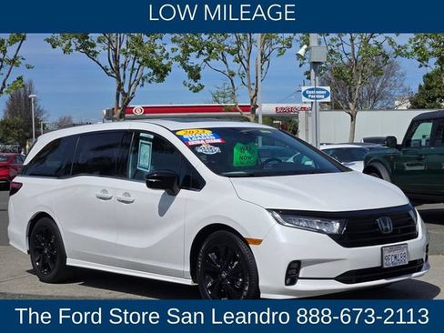 Used 2023 Honda Odyssey Sport image 3