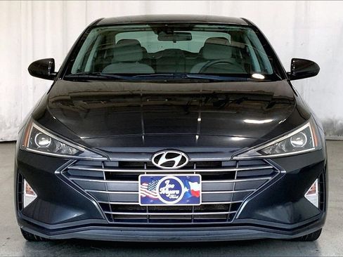 Used 2020 Hyundai Elantra SE FWD image 2