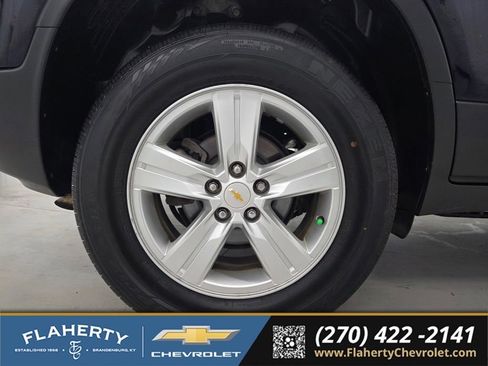 Used 2021 Chevrolet Trax LT w/ LT Convenience Package AWD/4WD image 19