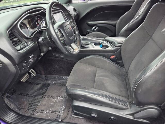 Used 2018 Dodge Challenger R/T Scat Pack w/ Leather Interior Group RWD image 4