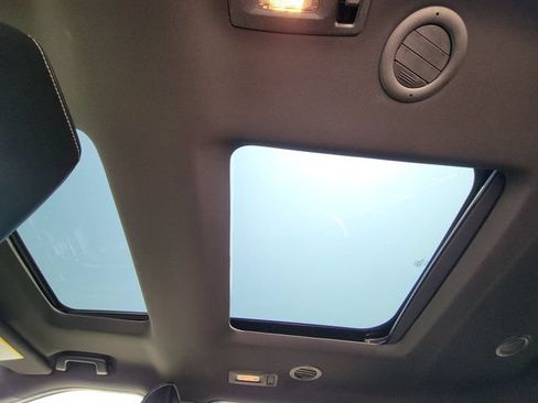 Used 2018 Ford Explorer Platinum AWD/4WD image 12