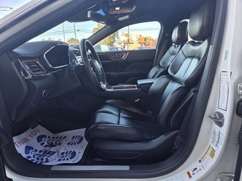 Used 2020 Lincoln Continental image 7