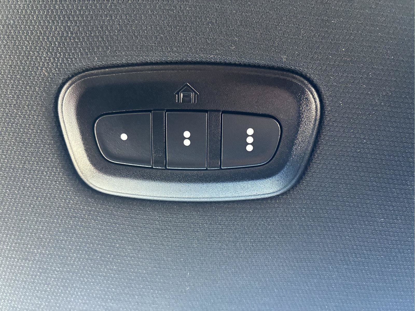 Used 2022 RAM 1500 Rebel AWD/4WD image 35