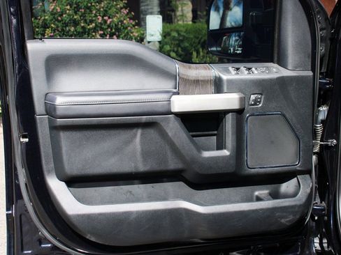 Used 2021 Ford F250 Lariat image 15