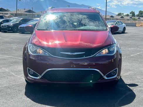 Used 2018 Chrysler Pacifica Touring-L FWD image 8