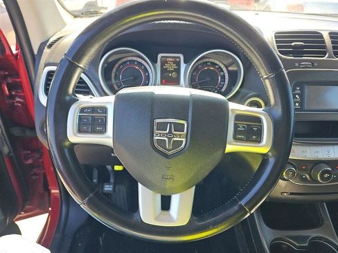 Used 2018 Dodge Journey SE image 9