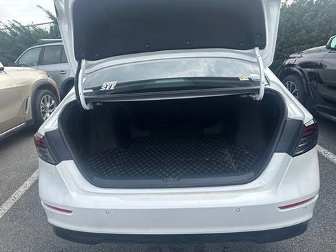 Used 2023 Honda Accord Touring image 10