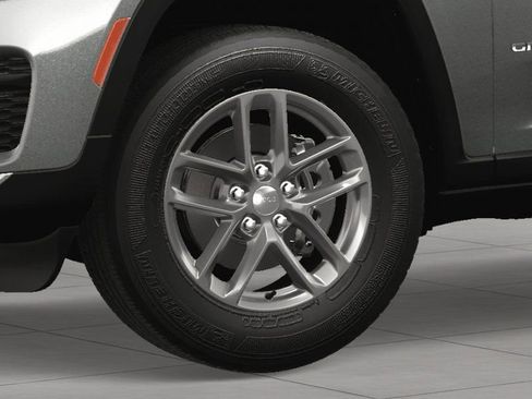 New 2025 Jeep Grand Cherokee 4WD image 12