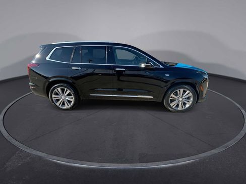 Certified 2025 Cadillac XT6 Premium Luxury image 9