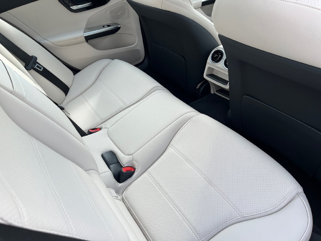 Certified 2026 Mercedes-Benz C 300 4MATIC Sedan image 16
