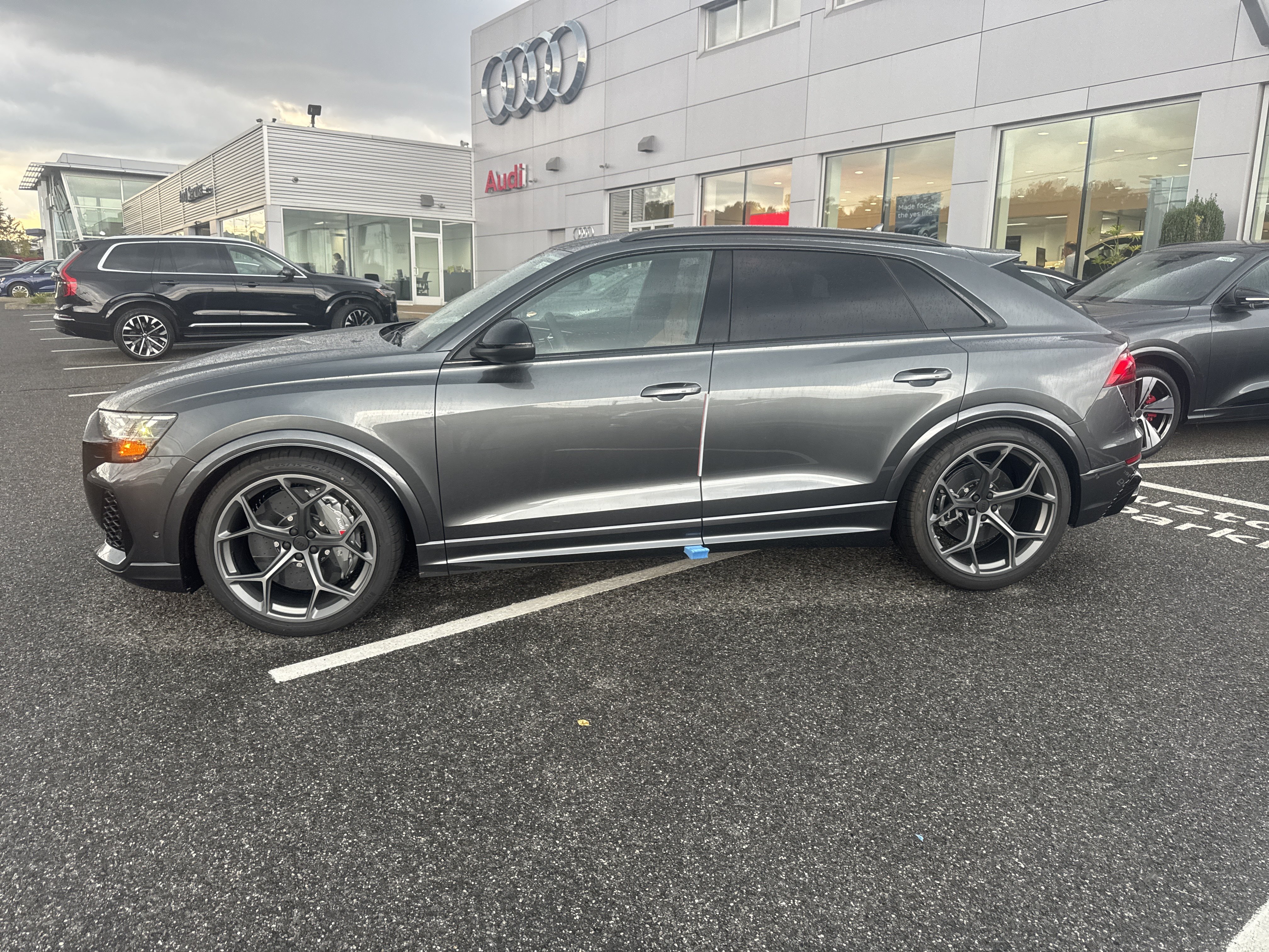 New 2027 Audi RS Q8 performance AWD/4WD image 2