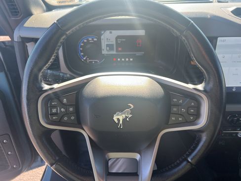 Used 2022 Ford Bronco Badlands image 13