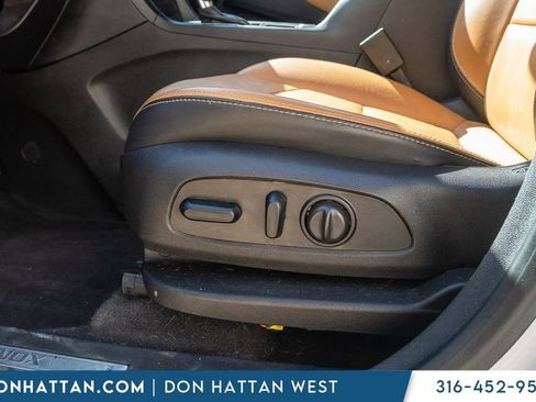 Used 2018 Chevrolet Equinox Premier image 15