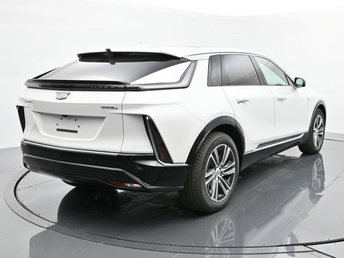New 2025 Cadillac Lyriq Luxury image 5